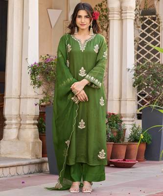 Green viscose chanderi embroidery work heavy wedding attire 1