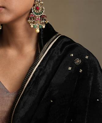 Black hand embroidered velvet doshala 4