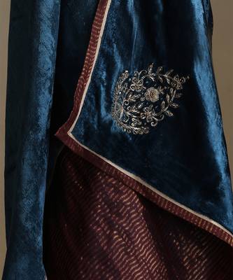 Teal blue hand embroidered velvet doshala 4