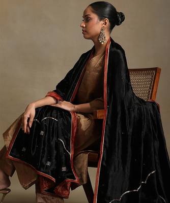Black hand embroidered velvet doshala 1