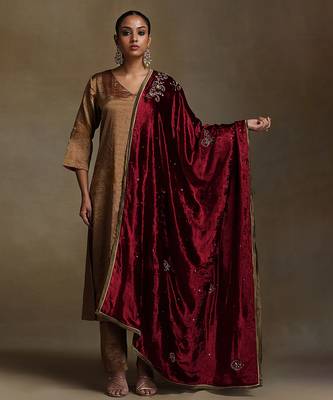Red hand embroidered velvet doshala 1