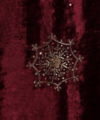 Maroon hand embroidered velvet doshala 4