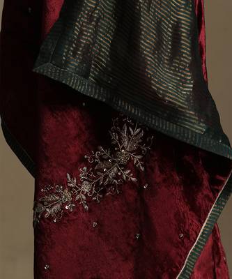 Maroon hand embroidered velvet doshala 5