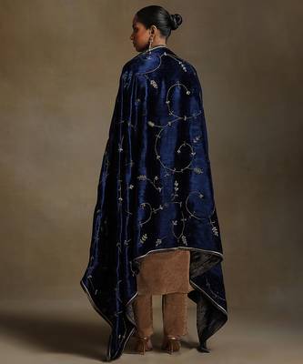 Royal blue hand embroidered velvet doshala 3