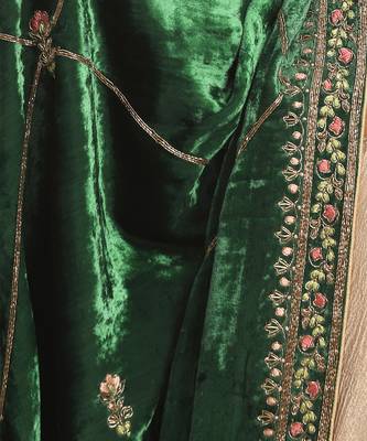 Emerald green hand embroidered velvet doshala 3