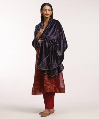 Grape purple hand embroidered velvet doshala 2