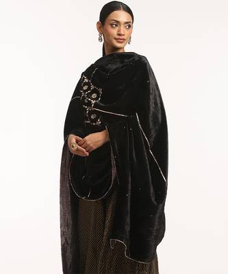 Black hand embroidered velvet doshala 3