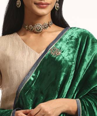 Emerald green hand embroidered velvet doshala 3