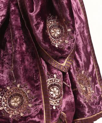 Magenta pink hand embroidered velvet doshala 3
