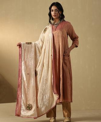 Off white hand embroidered zardozi velvet doshala 3