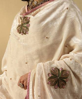 Off white hand embroidered zardozi velvet doshala 4