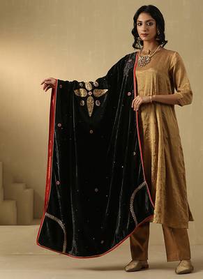 Black hand embroidered velvet doshala 2