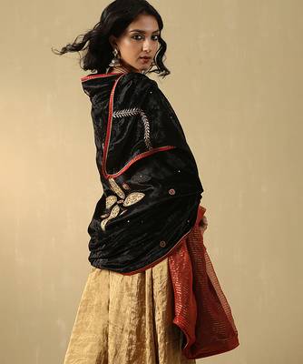 Black hand embroidered velvet doshala 3