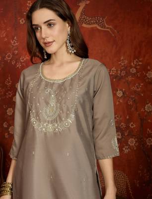 Grey roman silk kurta set 3