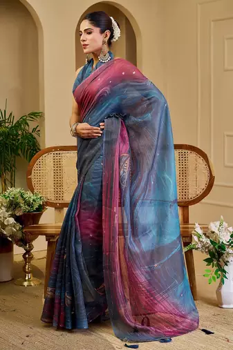 Blue cotton blend geometric print saree with blouse