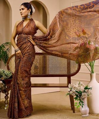 Brown cotton blend geometric print saree with blouse 5
