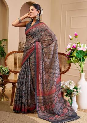 Grey cotton blend geometric print saree with blouse 2