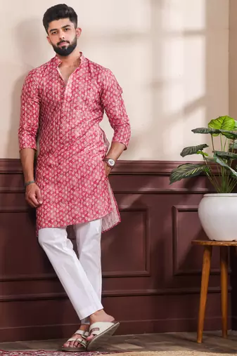 Red printed ethnic kurta payjama for looks