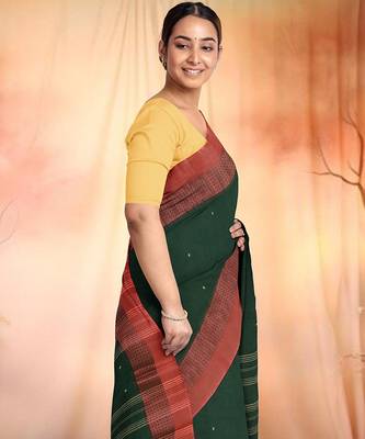 Bottle green & terracotta red bengal tant saree without blouse 2