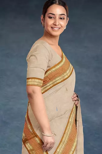 Beige (natural flax) & copper brown chettinad cotton saree with running blouse