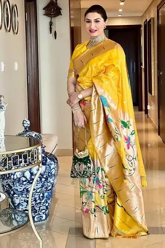 Polka Dots Woven Design Zari Silk Blend Paithani Saree