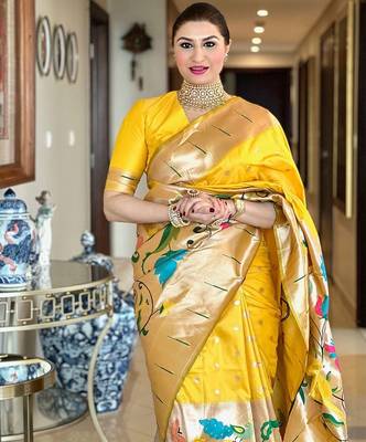 Polka Dots Woven Design Zari Silk Blend Paithani Saree 2
