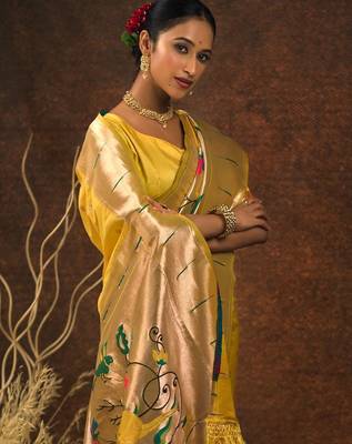 Polka Dots Woven Design Zari Silk Blend Paithani Saree 3