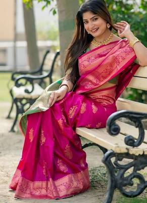 Floral Zari Silk Banarasi Saree 2