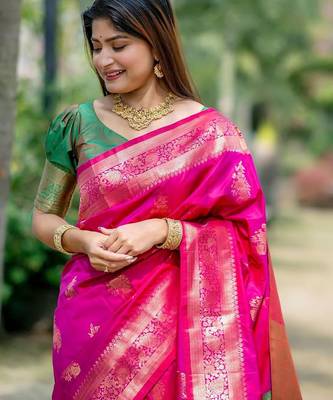 Floral Zari Silk Banarasi Saree 3
