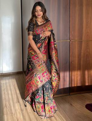 Woven Design Zari Banarasi Saree 3