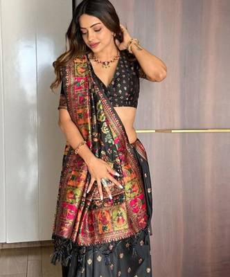 Woven Design Zari Banarasi Saree 6