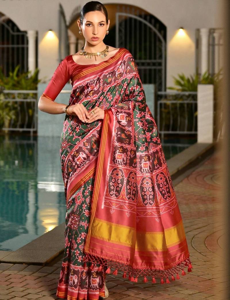 Rajkoti Ikkat Ethnic Motifs Patola Saree