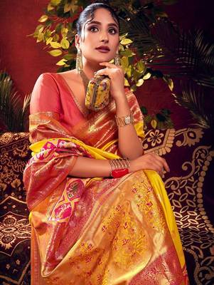Ethnic Motifs Woven Design Zari Paithani Saree 3