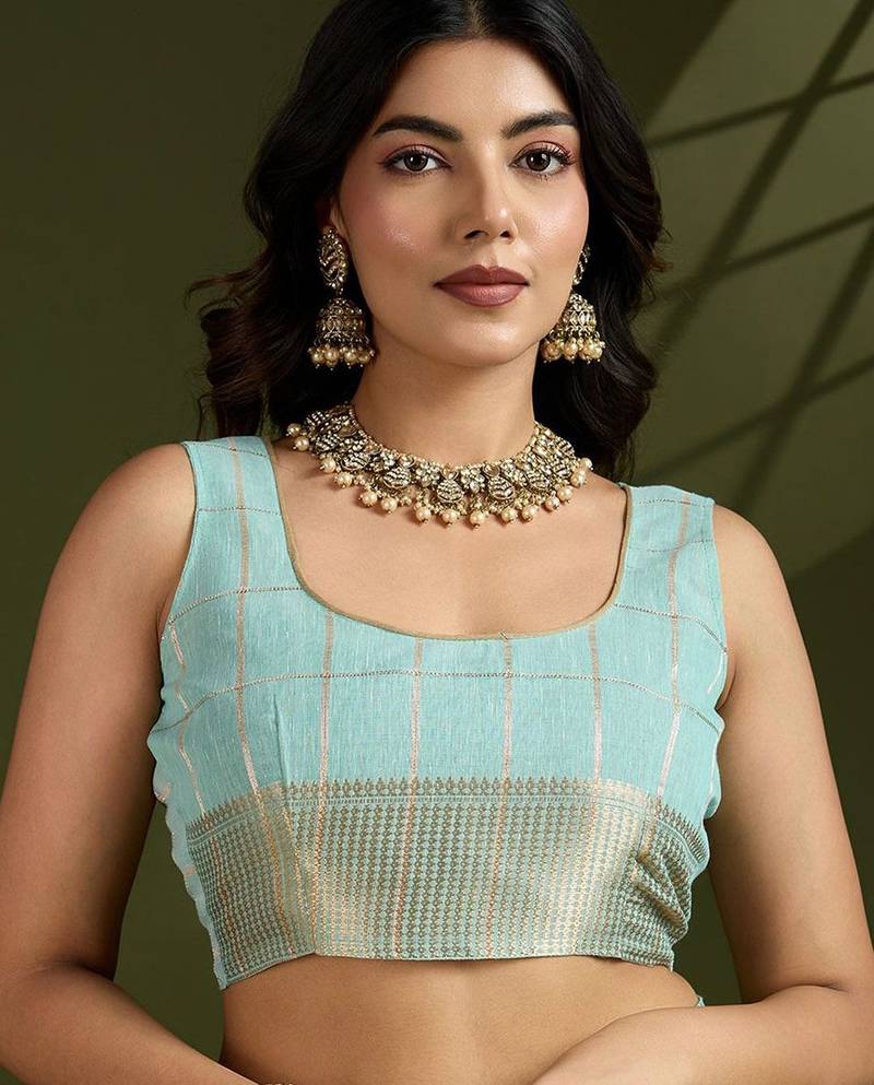 All Over Checks Zari Woven Soft Silk Saree with Zari Details