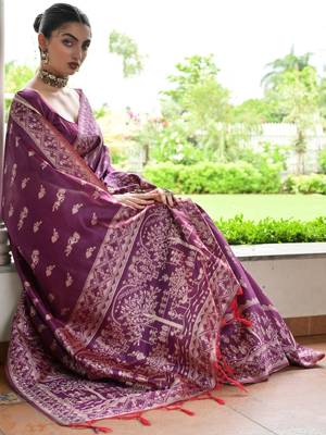 Woven Design Zari Banarasi Saree 5
