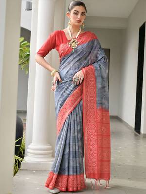 Geometry Printed Saree and Solid Blouse 2