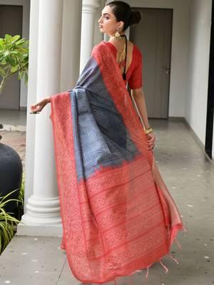 Geometry Printed Saree and Solid Blouse 4