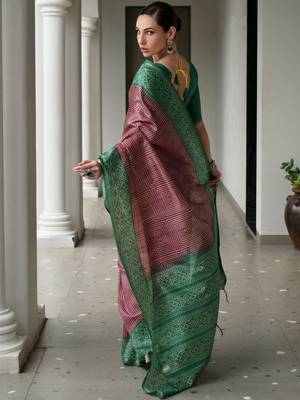 Geometric Printed Saree with Blouse Piece 3