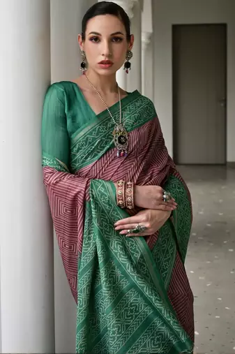Geometric Printed Saree with Blouse Piece