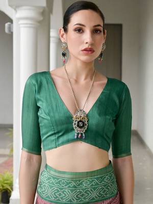 Geometric Printed Saree with Blouse Piece 7
