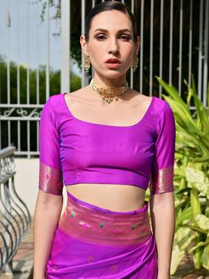 Woven Design Zari Banarasi Saree 4