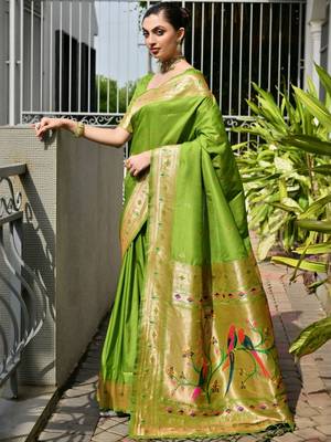 Woven Design Zari Paithani Saree with Blouse 4