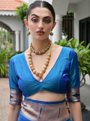 Woven Design Zari Banarasi Saree 6