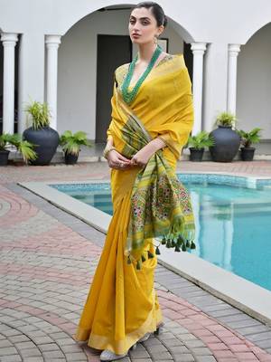 Woven Design Saree Pure Zari Border with Contrast Patola Blouse 4