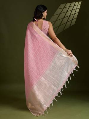 All Over Checks Zari Woven Soft Silk Saree with Zari Details 3
