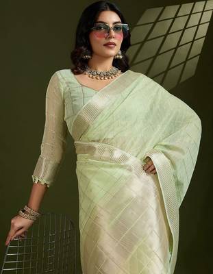 All Over Checks Zari Woven Soft Silk Saree with Zari Details 5