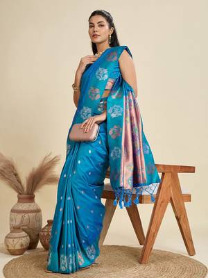 Copper Silver Zari Woven Butti Banarasi Silk Saree with Paithani Border 4