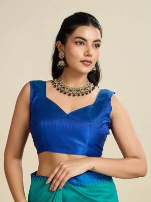 Solid Contrast Temple Border Raw Silk Saree with Striped Zari Woven Detail 7