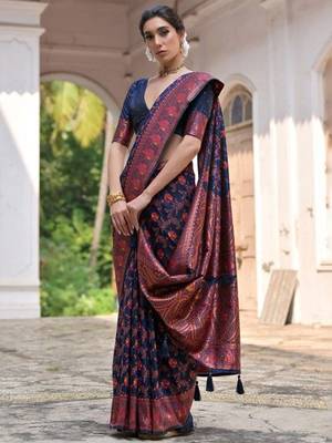 Woven Design Zari Pashmina Banarasi Saree 3