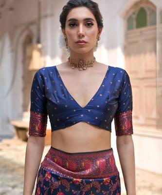 Woven Design Zari Pashmina Banarasi Saree 8